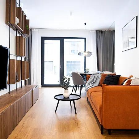 Rentero Scandinavian - Private Garden Daire Prag